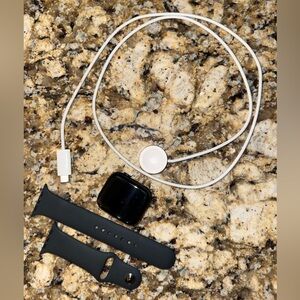 Apple Watch Series 8 • GPS + Cellular